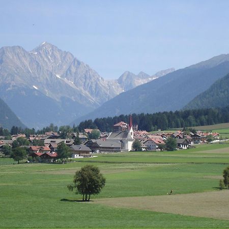 Sporthotel Rasen Rasun di Sotto Bagian luar foto