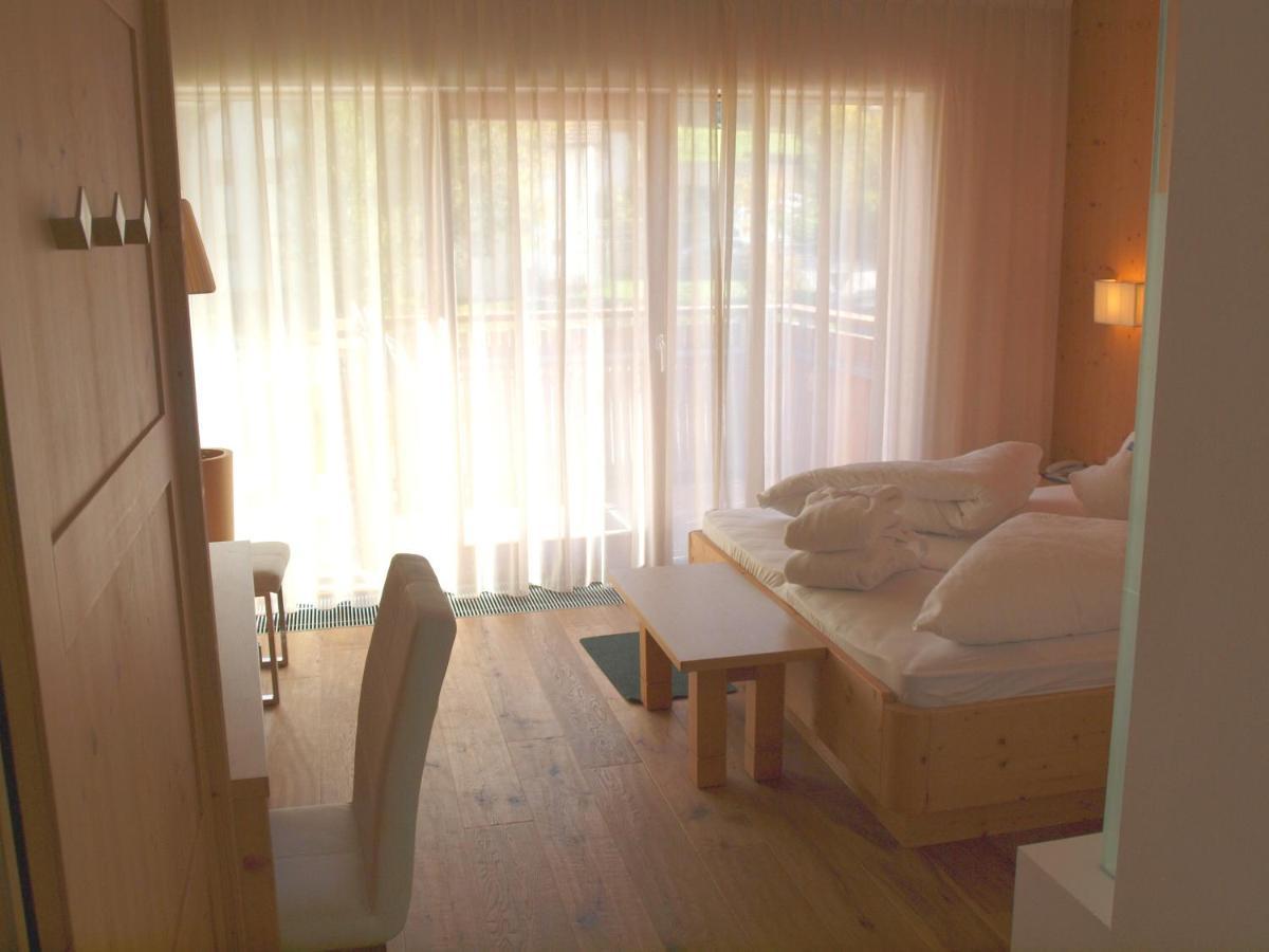 Sporthotel Rasen Rasun di Sotto Bagian luar foto