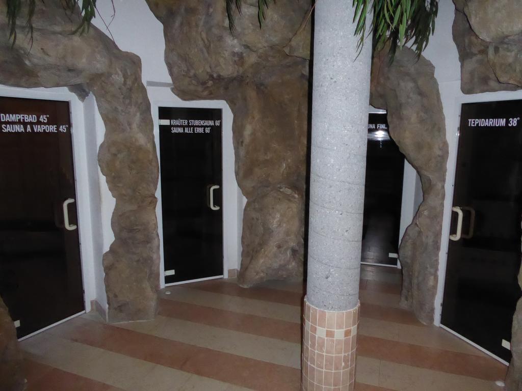 Sporthotel Rasen Rasun di Sotto Bagian luar foto