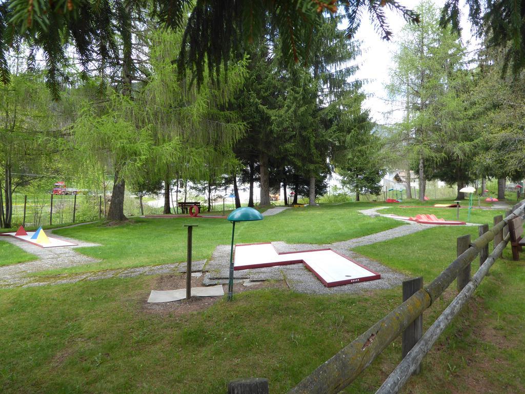 Sporthotel Rasen Rasun di Sotto Bagian luar foto