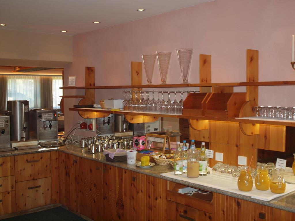 Sporthotel Rasen Rasun di Sotto Bagian luar foto