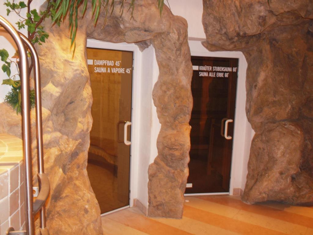 Sporthotel Rasen Rasun di Sotto Bagian luar foto