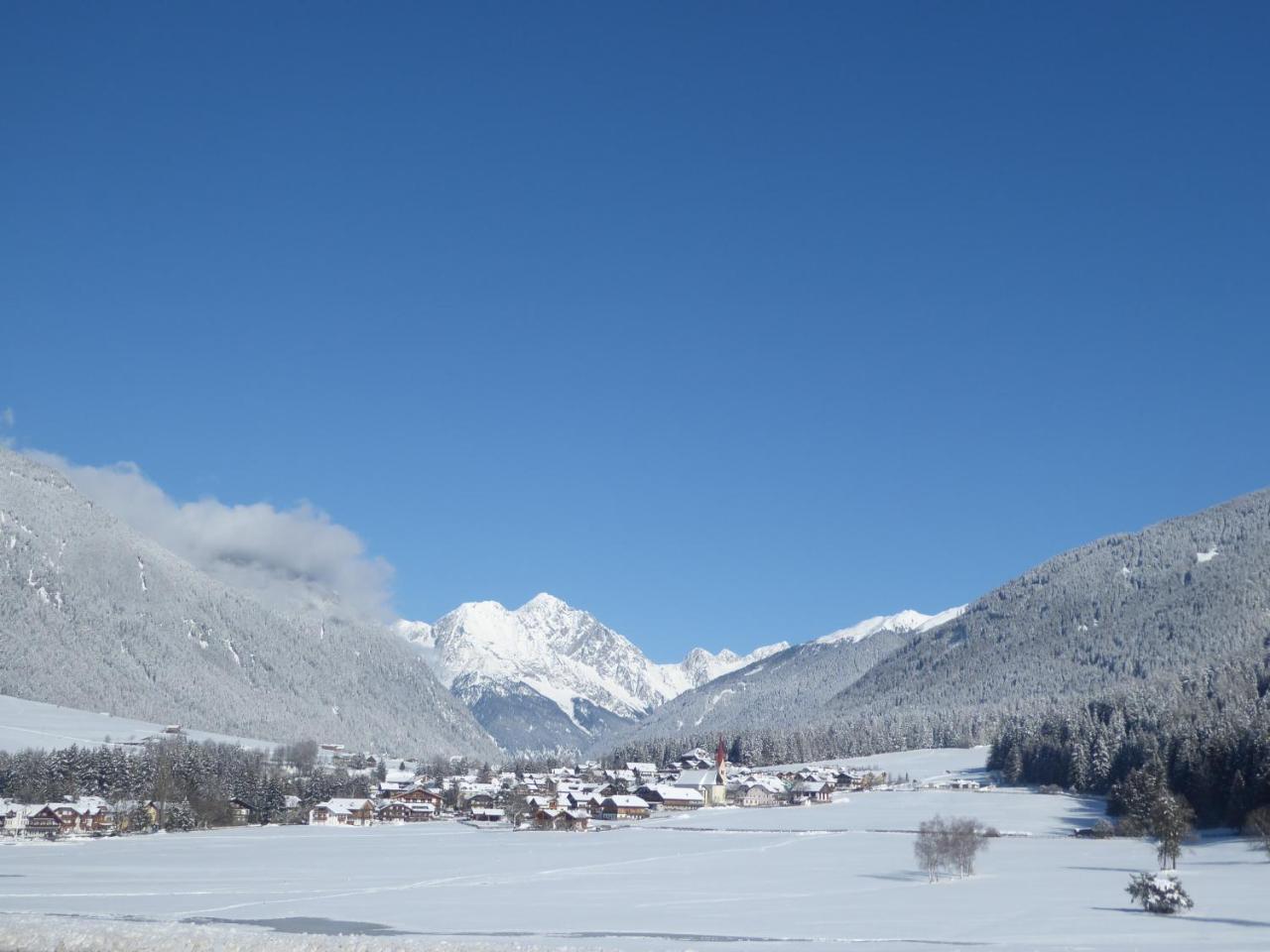 Sporthotel Rasen Rasun di Sotto Bagian luar foto