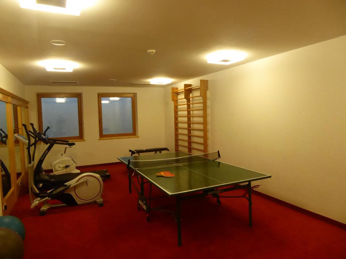 Sporthotel Rasen Rasun di Sotto Bagian luar foto