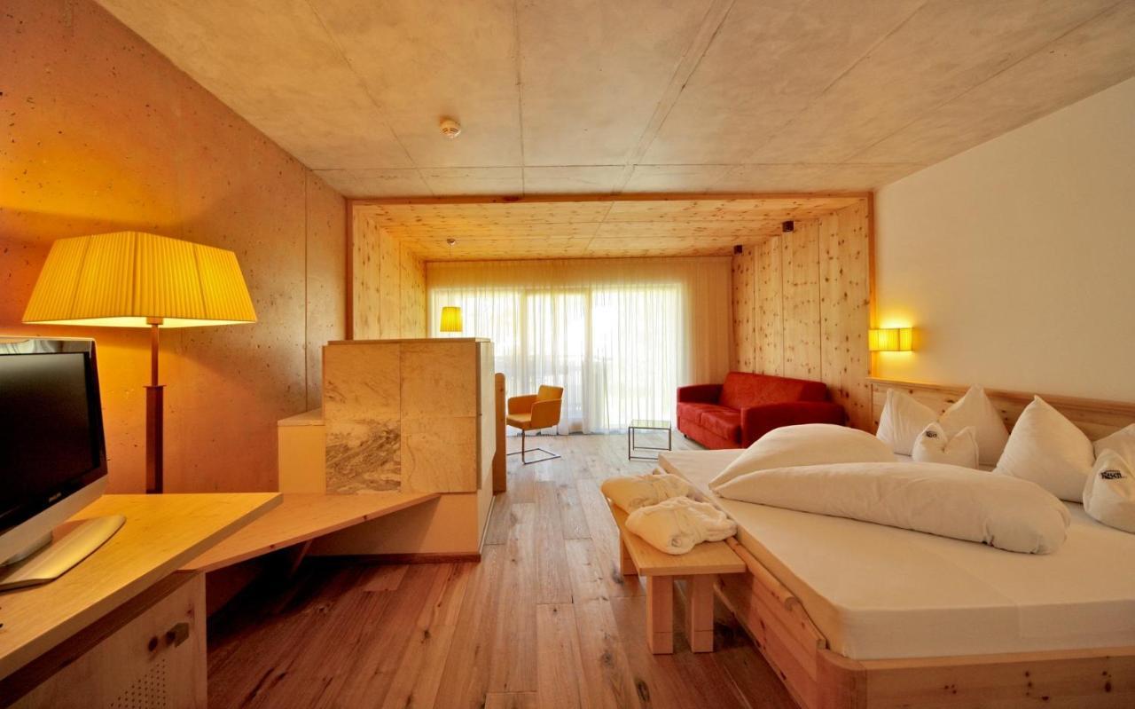 Sporthotel Rasen Rasun di Sotto Bagian luar foto